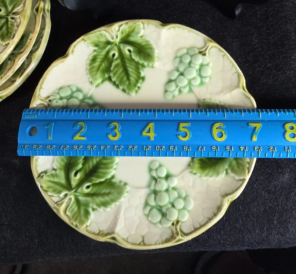 VTG Majolica Green Grapes and Leaves 1920-33 Czechoslovakia #830 7” Salad Plate